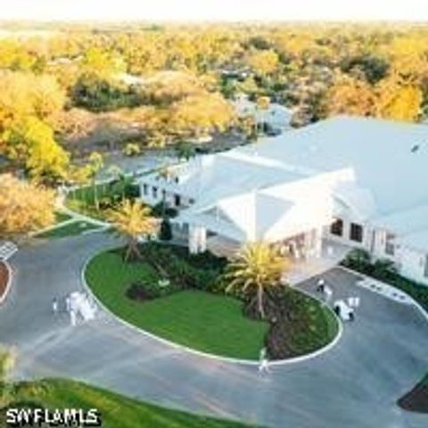 770 Waterford DR 202, Naples, FL 34113
