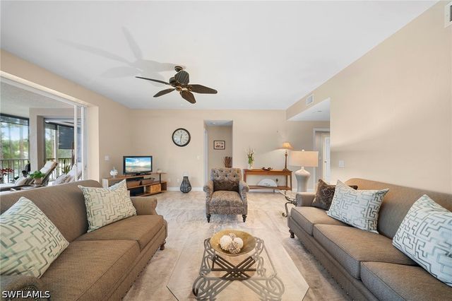 770 Waterford DR 202, Naples, FL 34113