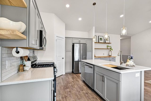 1218 Evergreen DRIVE, Delavan, WI 53115