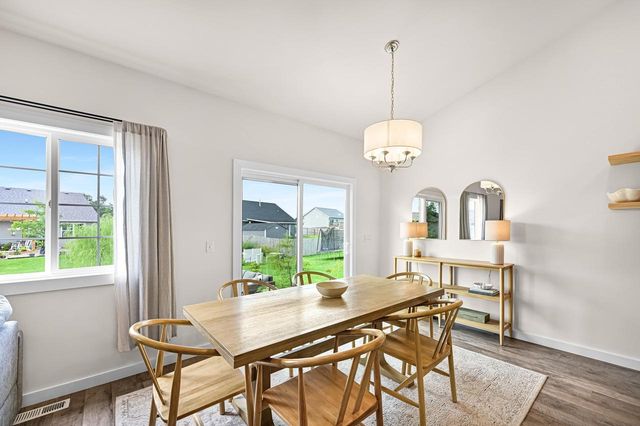 1218 Evergreen DRIVE, Delavan, WI 53115