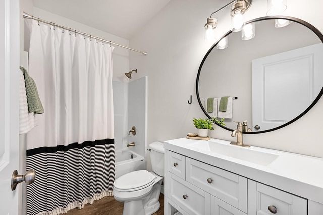 1218 Evergreen DRIVE, Delavan, WI 53115