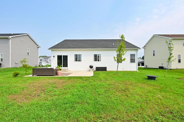 1218 Evergreen DRIVE, Delavan, WI 53115