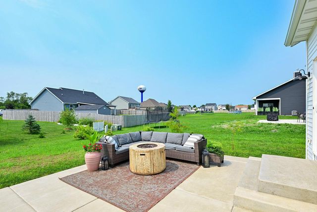 1218 Evergreen DRIVE, Delavan, WI 53115