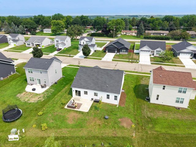 1218 Evergreen DRIVE, Delavan, WI 53115