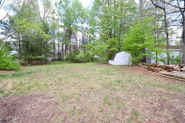 8 Spruce Street, Clifton Park, NY 12065