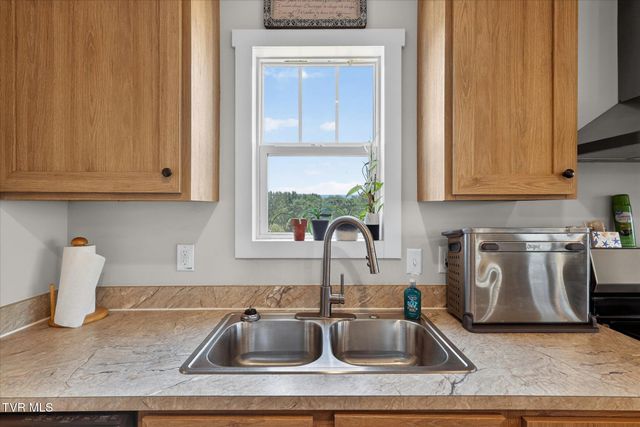 2311 Serenity Court, Kingsport, TN 37665
