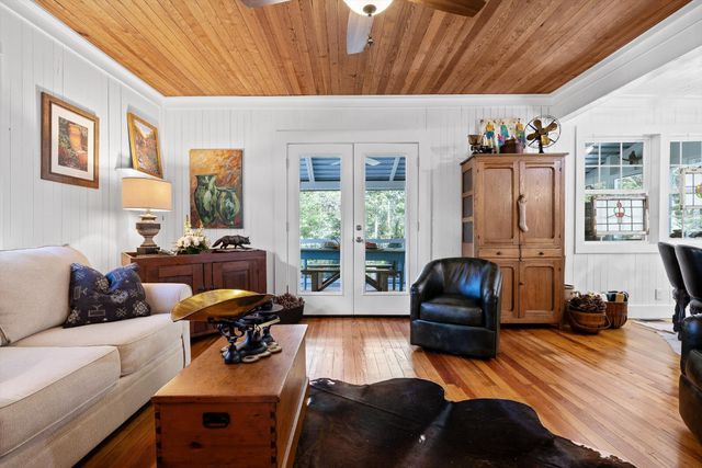 592 Cutler Avenue, Mentone, AL 35984