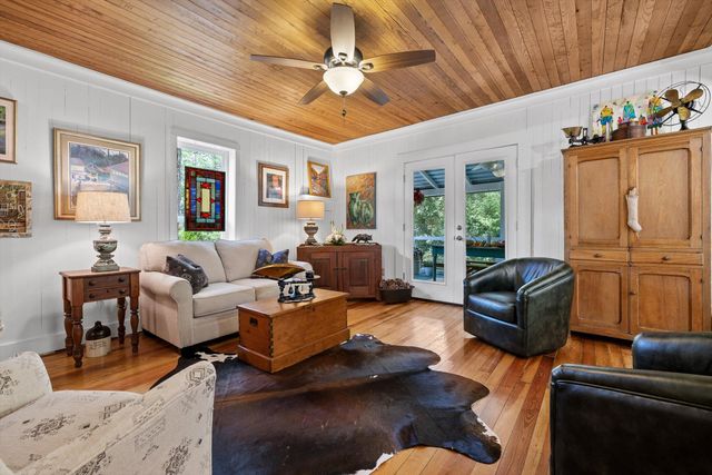 592 Cutler Avenue, Mentone, AL 35984