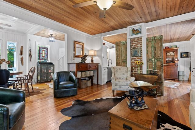 592 Cutler Avenue, Mentone, AL 35984