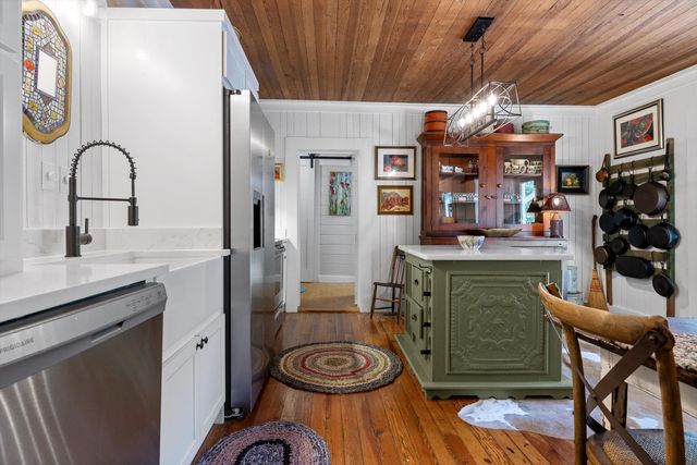 592 Cutler Avenue, Mentone, AL 35984