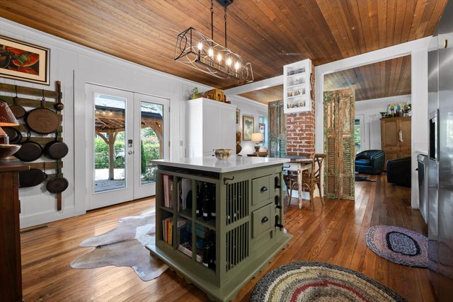 592 Cutler Avenue, Mentone, AL 35984