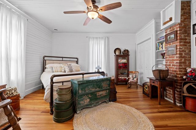 592 Cutler Avenue, Mentone, AL 35984