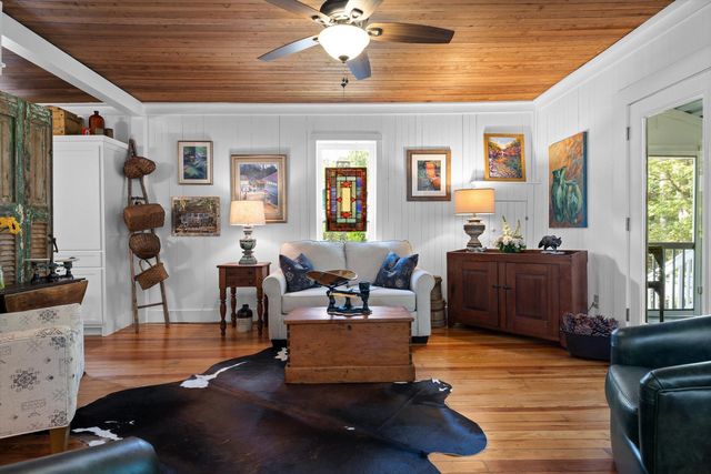 592 Cutler Avenue, Mentone, AL 35984