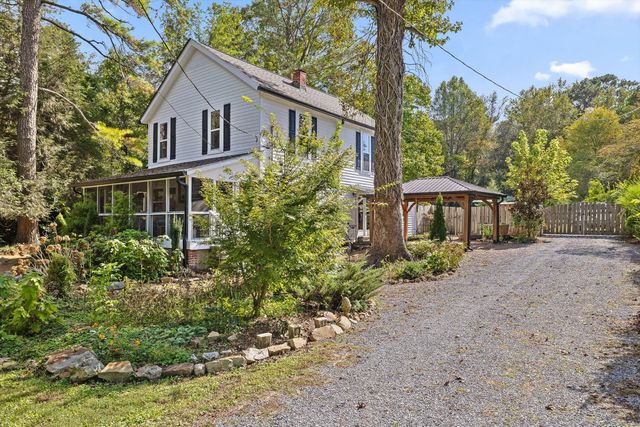 592 Cutler Avenue, Mentone, AL 35984