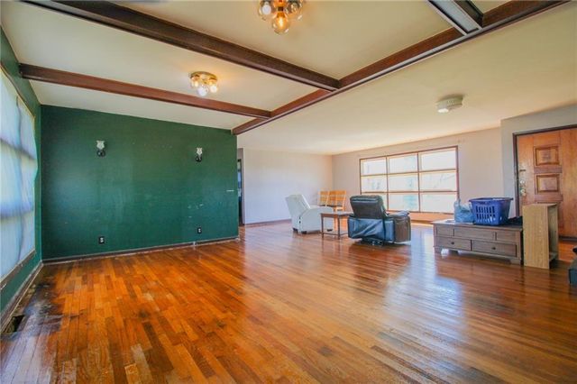 25388 Chieftain Road, Lawrence, KS 66044