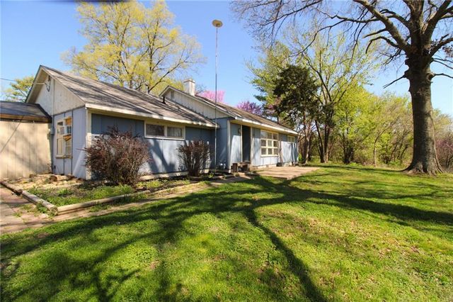 25388 Chieftain Road, Lawrence, KS 66044