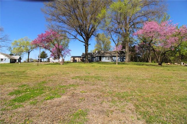 25388 Chieftain Road, Lawrence, KS 66044