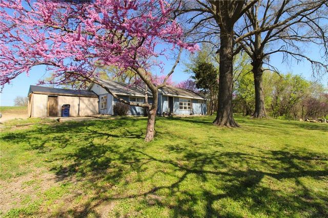 25388 Chieftain Road, Lawrence, KS 66044