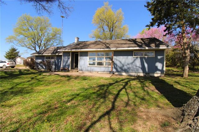 25388 Chieftain Road, Lawrence, KS 66044