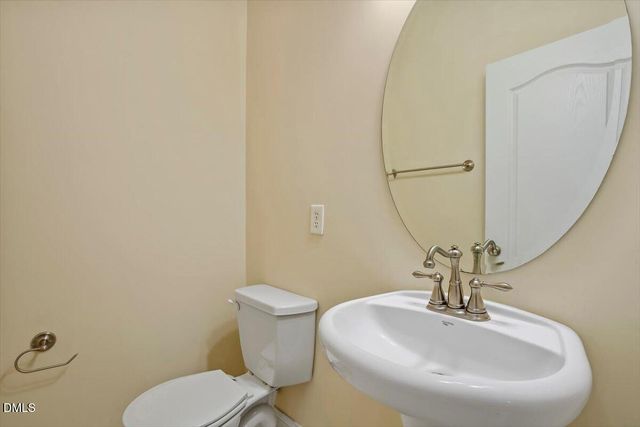 1401 Coopershill Drive 206, Raleigh, NC 27604