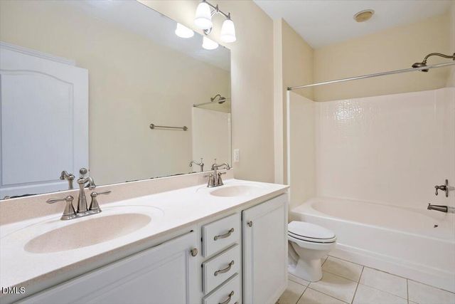 1401 Coopershill Drive 206, Raleigh, NC 27604