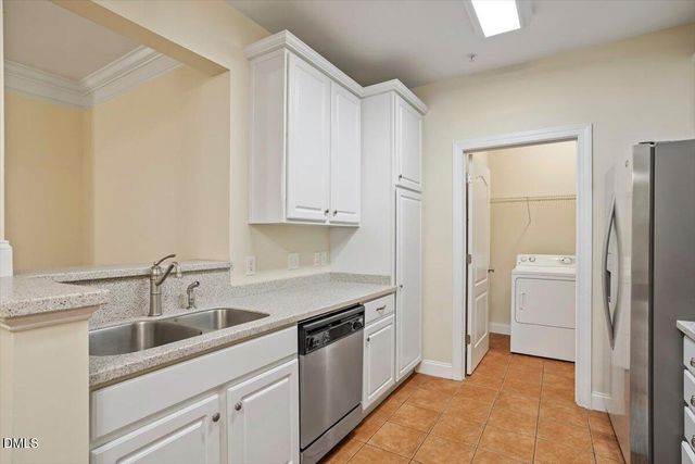 1401 Coopershill Drive 206, Raleigh, NC 27604