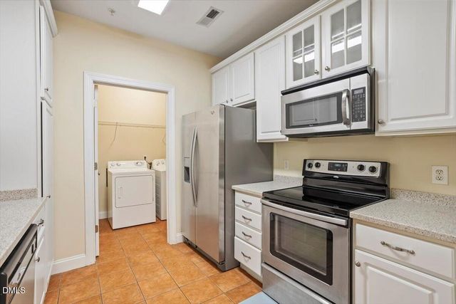1401 Coopershill Drive 206, Raleigh, NC 27604