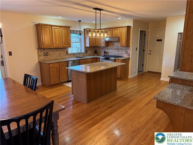 8121 MAIN Street, Upper Macungie Twp, PA 18051