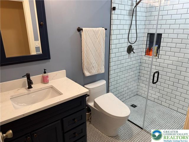 8121 MAIN Street, Upper Macungie Twp, PA 18051