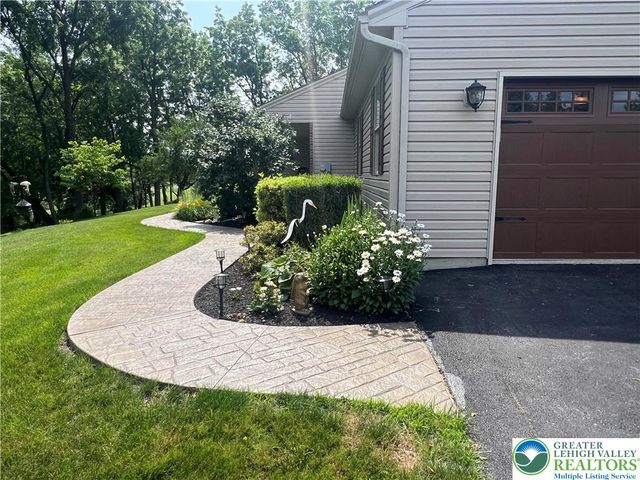 8121 MAIN Street, Upper Macungie Twp, PA 18051