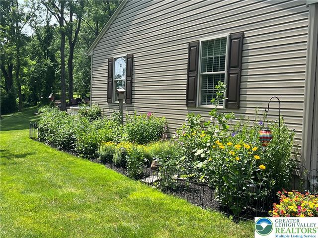 8121 MAIN Street, Upper Macungie Twp, PA 18051