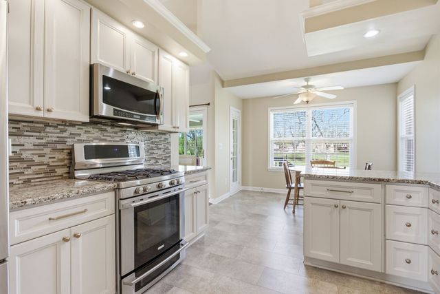 1524 Oak Branch Dr, Columbia, TN 38401