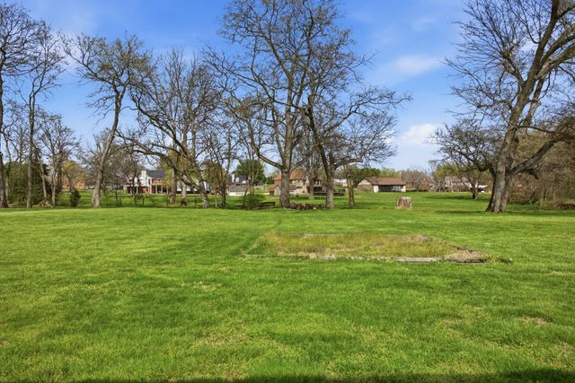 1524 Oak Branch Dr, Columbia, TN 38401