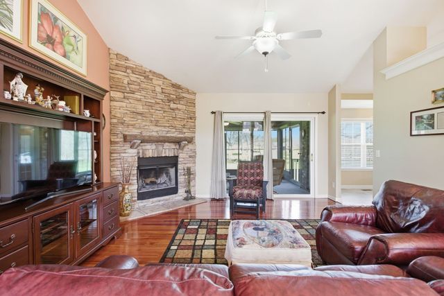 1524 Oak Branch Dr, Columbia, TN 38401