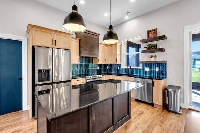 5237 N Cambridge, Bel Aire, KS 67226