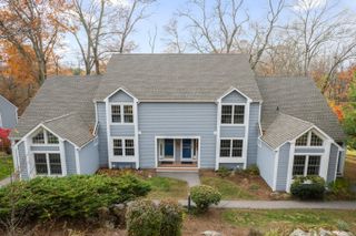 3 Whitehall Pond 3, Stonington, CT 06355