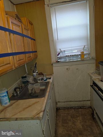 910 S 58TH ST, Philadelphia, PA 19143