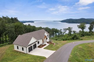 75 Ryan Drive, Guntersville, AL 35976