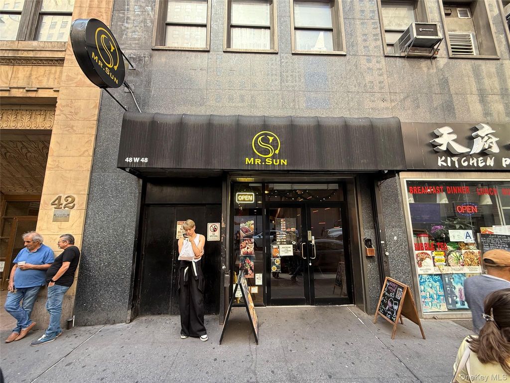 48 W 48th Street, New York (manhattan), NY 10036 — exterior