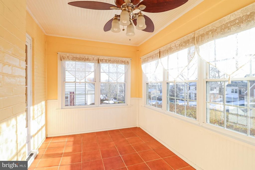 Image 12 of property listing at 7 HILLSIDE RD, Claymont, DE 19703