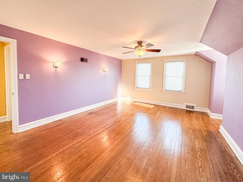 Image 16 of property listing at 7 HILLSIDE RD, Claymont, DE 19703