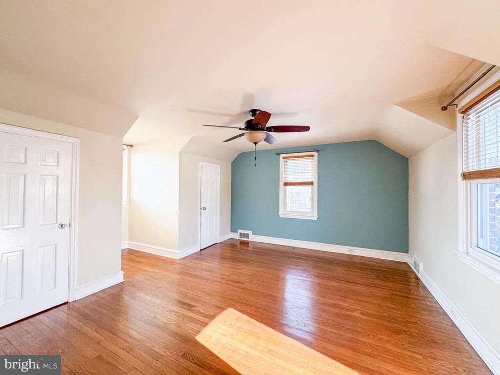 Image 20 of property listing at 7 HILLSIDE RD, Claymont, DE 19703