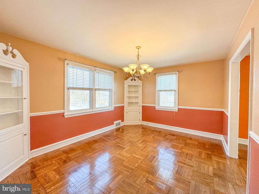 Image 9 of property listing at 7 HILLSIDE RD, Claymont, DE 19703