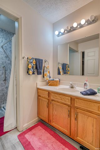 3620 Oaklyn Court, Evansville, IN 47711