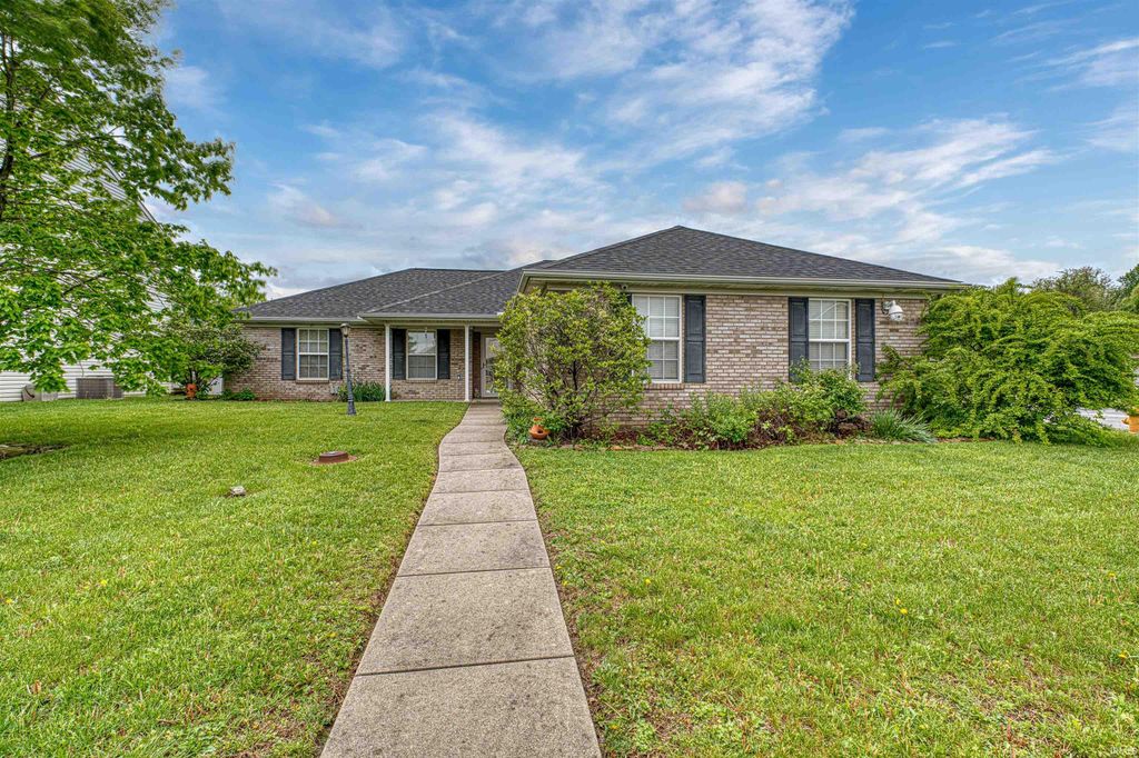 3620 Oaklyn Court, Evansville, IN 47711
