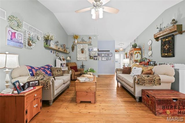 1606 Estes Drive, Florissant, MO 63031