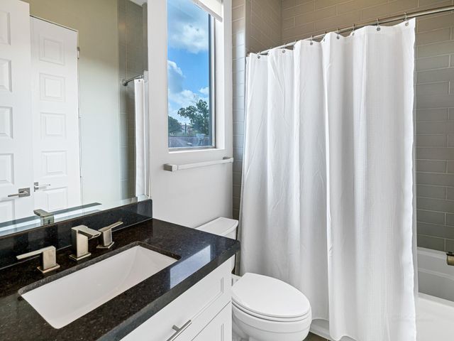 1520 Malone Street, Houston, TX 77007