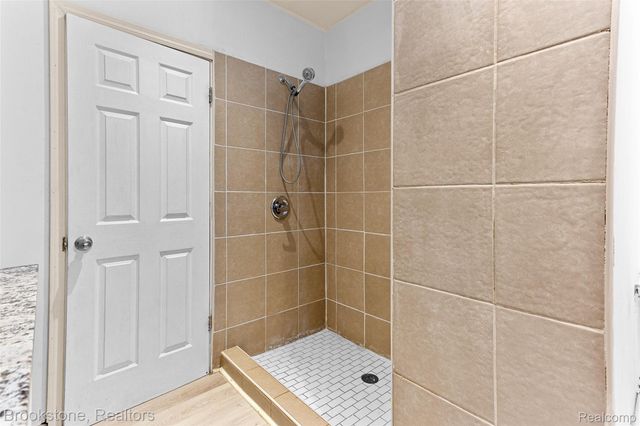 7645 Fisher Avenue, Warren, MI 48091