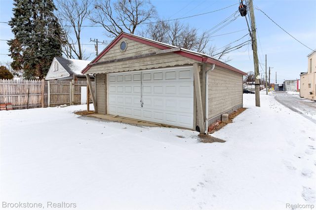 7645 Fisher Avenue, Warren, MI 48091