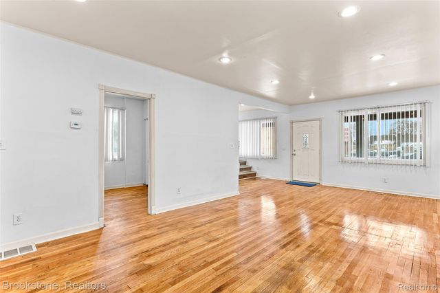 7645 Fisher Avenue, Warren, MI 48091